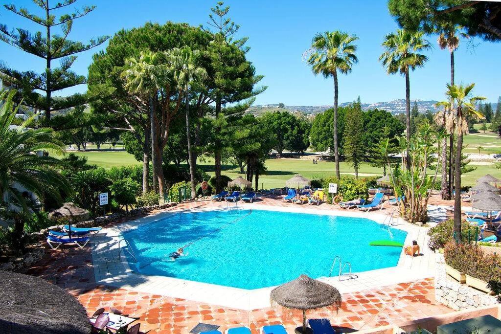 Stylish One Bed Apartment At Matchroom Country Club Fuengirola Exterior photo
